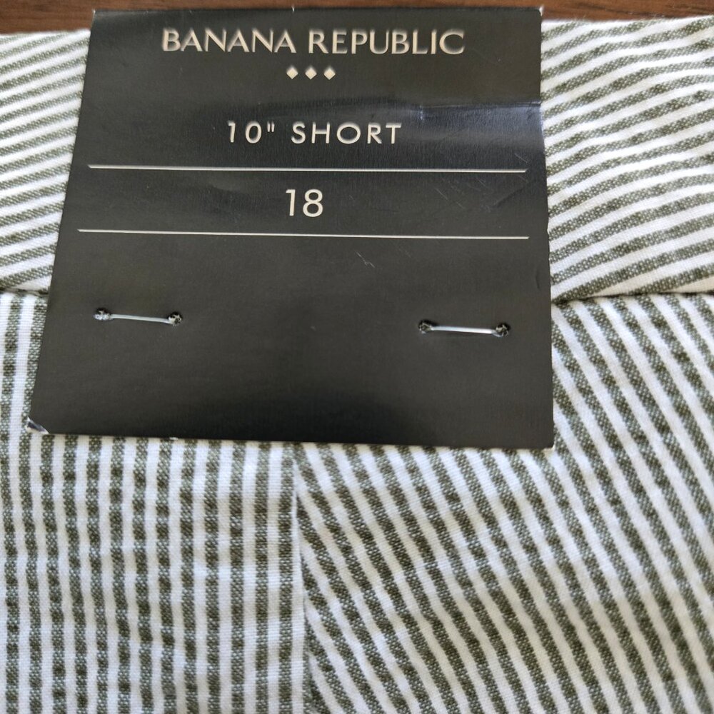 NWT Banana Republic Factory Seersucker Shorts Women’s size 18  10” Inseam Preppy - Picture 6 of 6